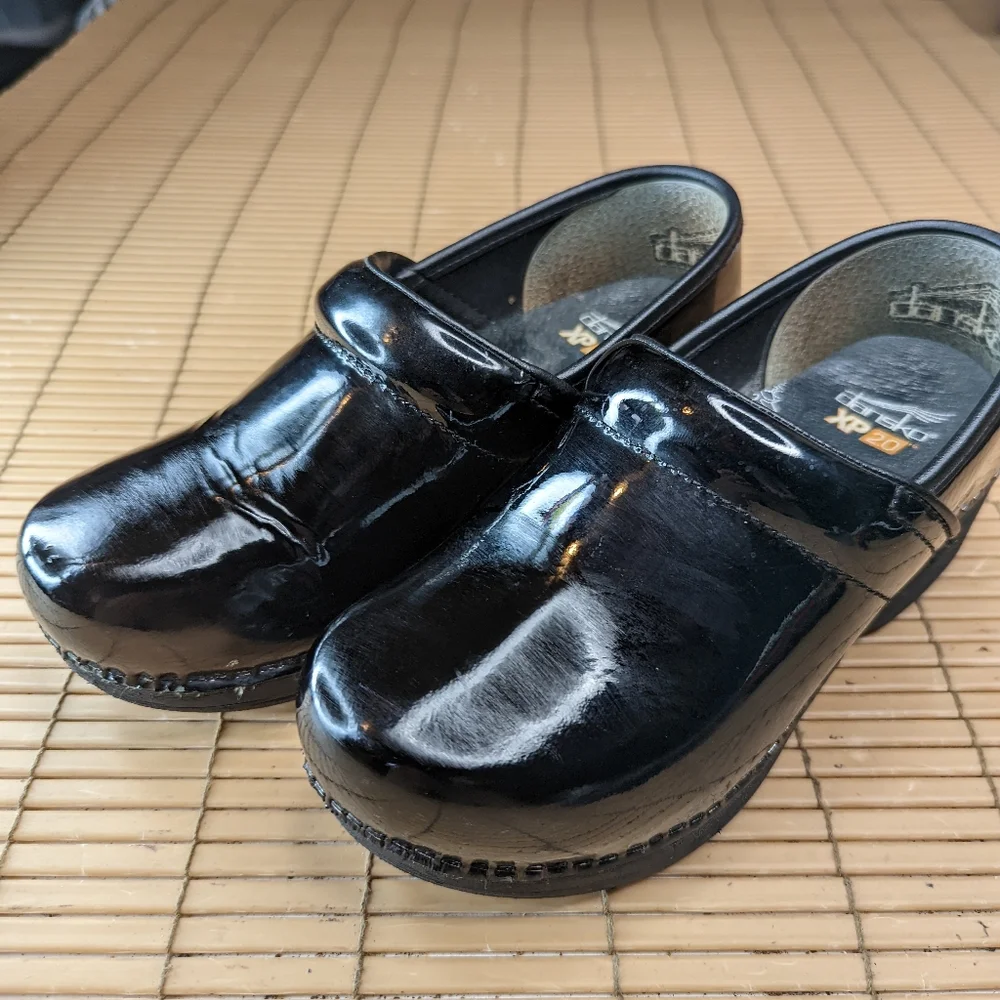 Dansko XP 20 Black Patent Leather Slip Pro Nursing Women Clogs Size 36 US 5.5 Wi